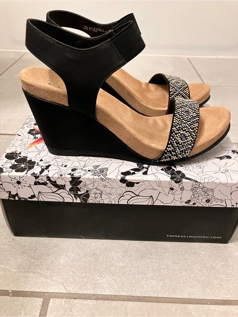 Chinese Laundry Black Wedge Sandals with Beaded Front